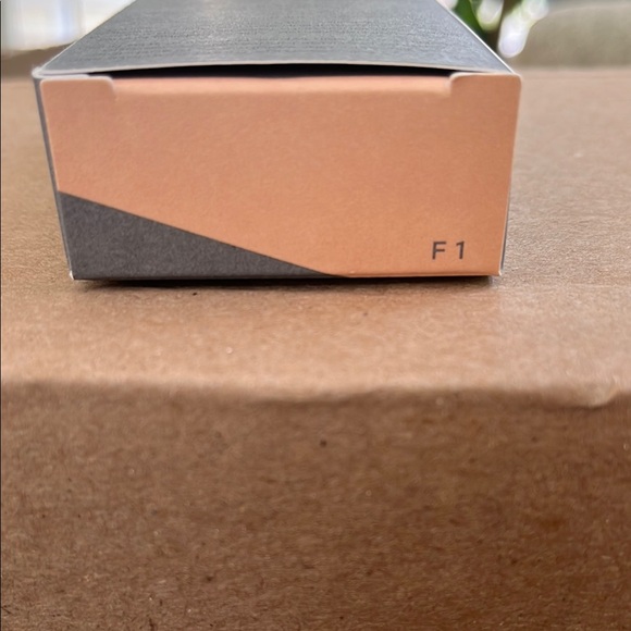 NIB Cover FX Power Play Foundation F1 - Picture 4 of 5